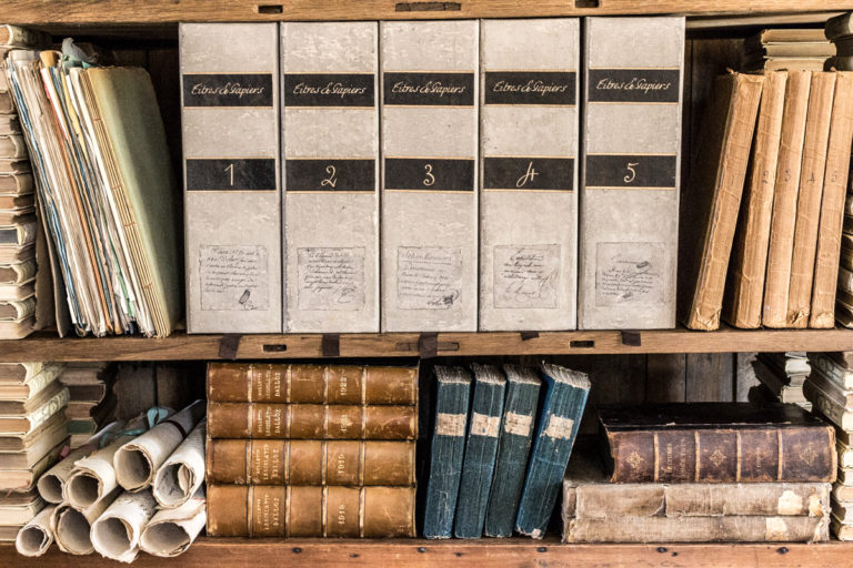 5 range dossiers "Titres et Papiers"