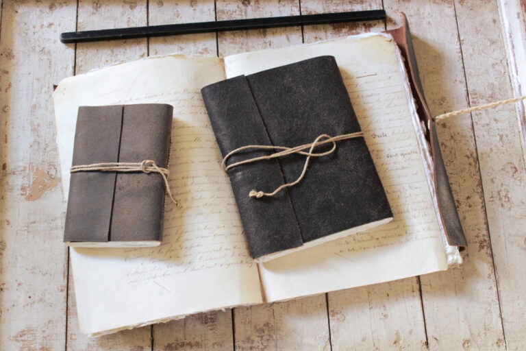 Cahier roulé en cuir - Grand modèle