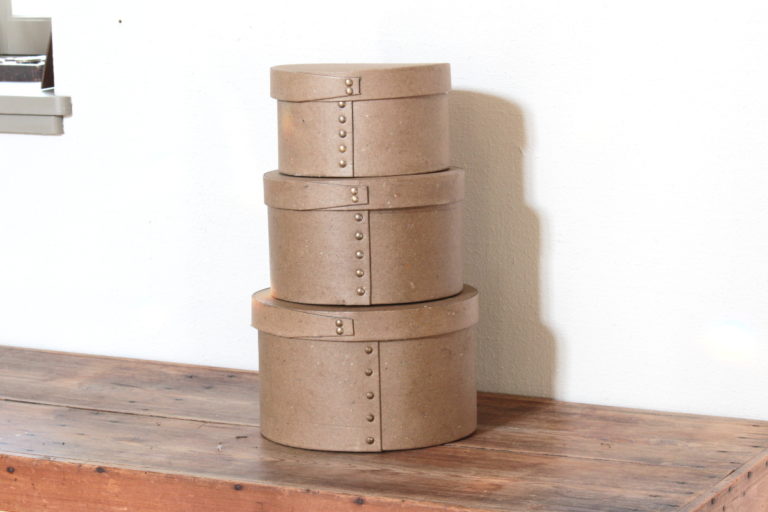 3 Boîtes rondes à rivets