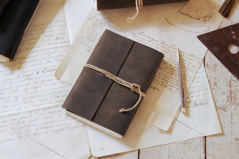 Cahier roulé en cuir - Petit modèle